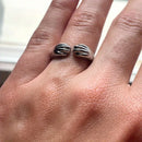 Eternizey™ - Anel Feminino Patas de Gato Eternizadas na Pele